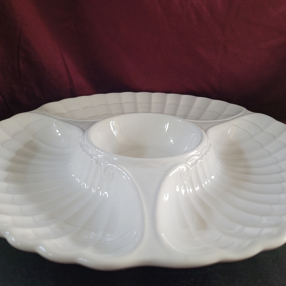 Vintage Farmhouse white ceramic Shell Design Serving Platter - Picture 7 of 16